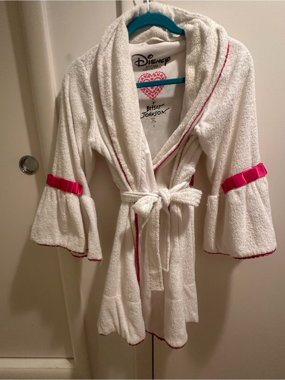 Betsey Johnson White Disney Minnie Mouse Terry Robe with Hot Pink Trim crystals